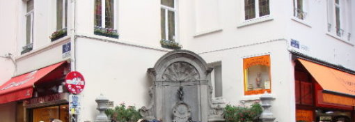 manneken-pis at the corner of Rue de l’Etuve and Rue du Chene